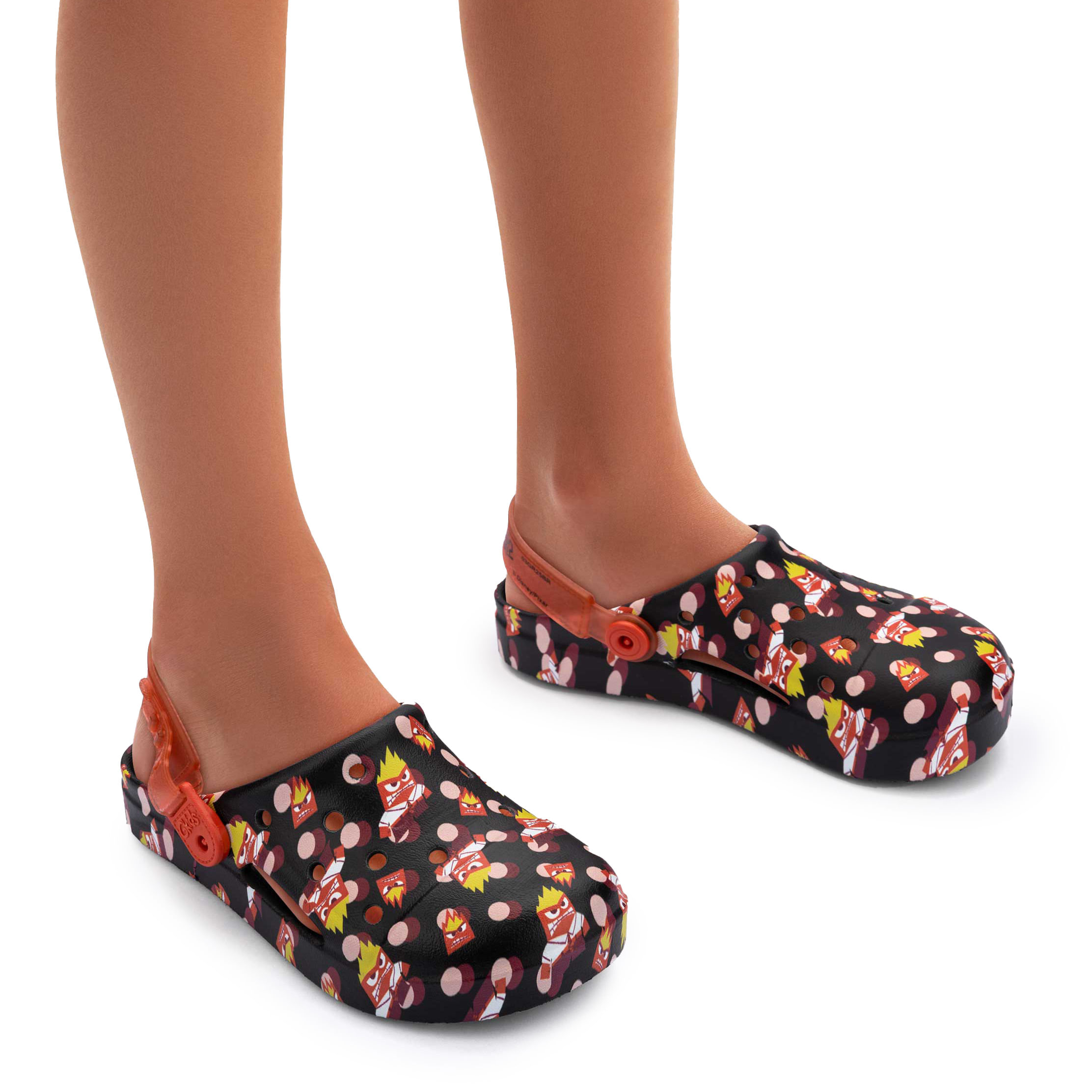 Babuches infantis femininos Grendene preto com detalhes coloridos e tira traseira ajustável